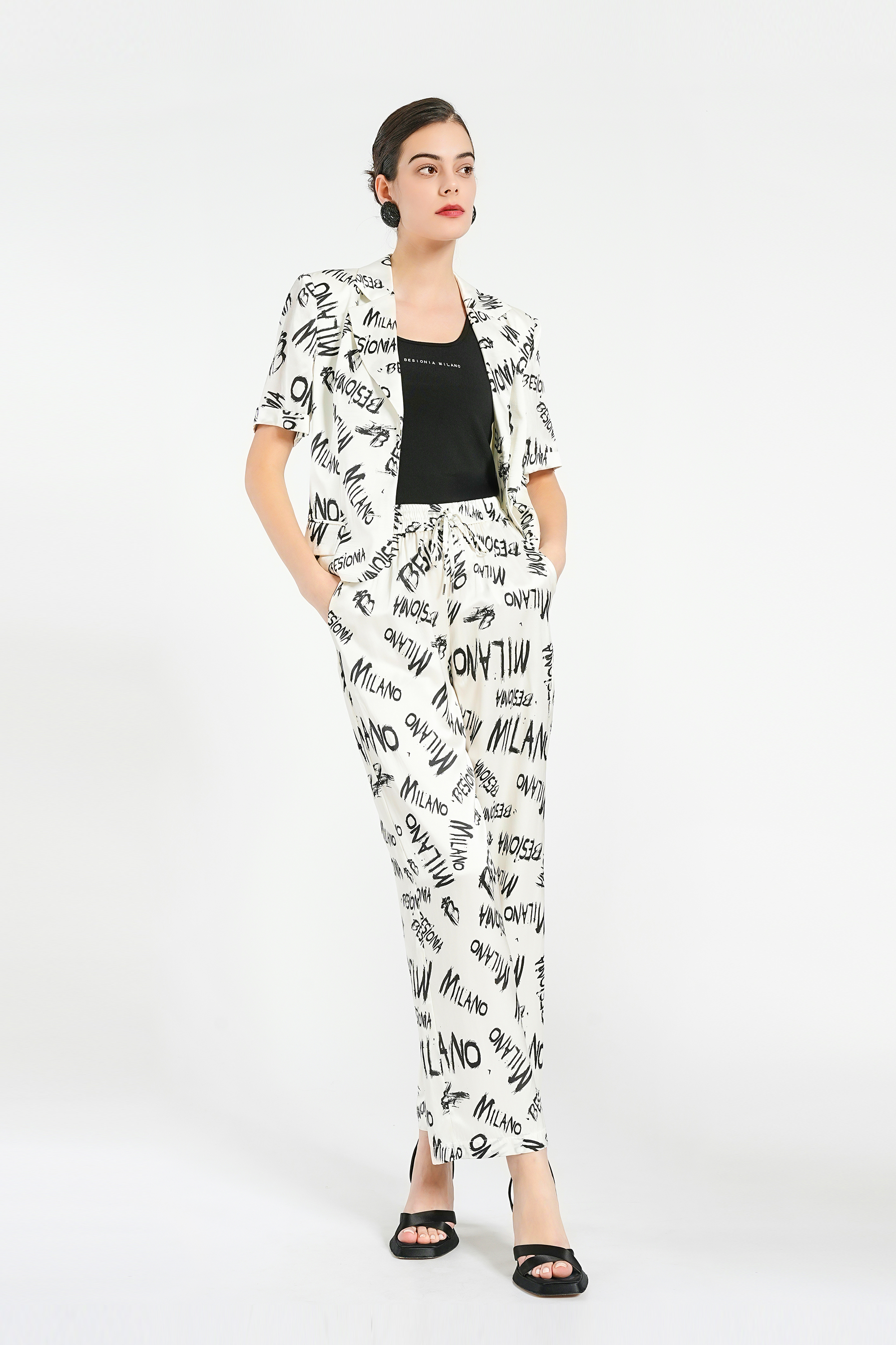 BESIONIA Patterned Short Sleeve Suit