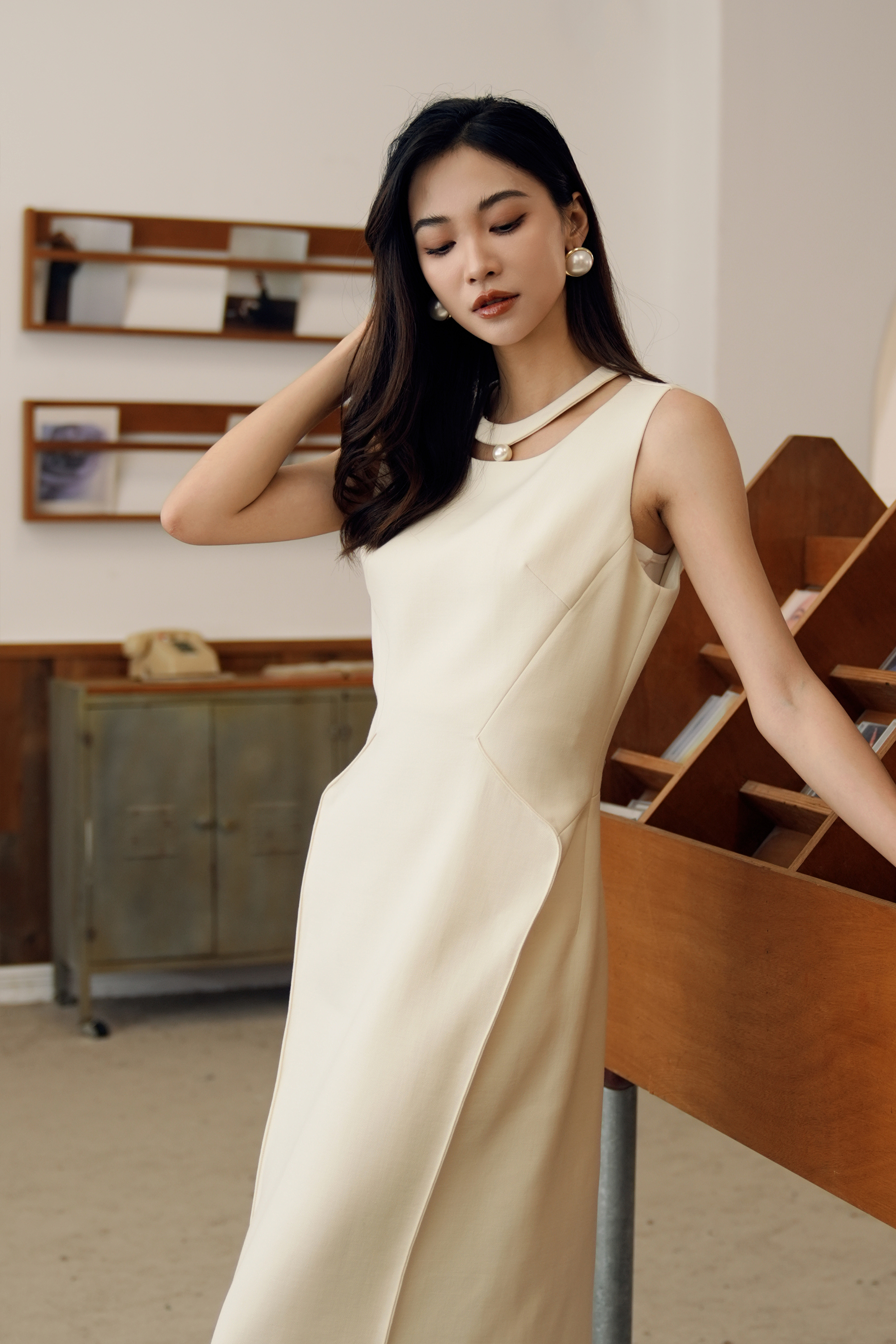 BESIONIA Sleeveless Dress With Cut-out Design