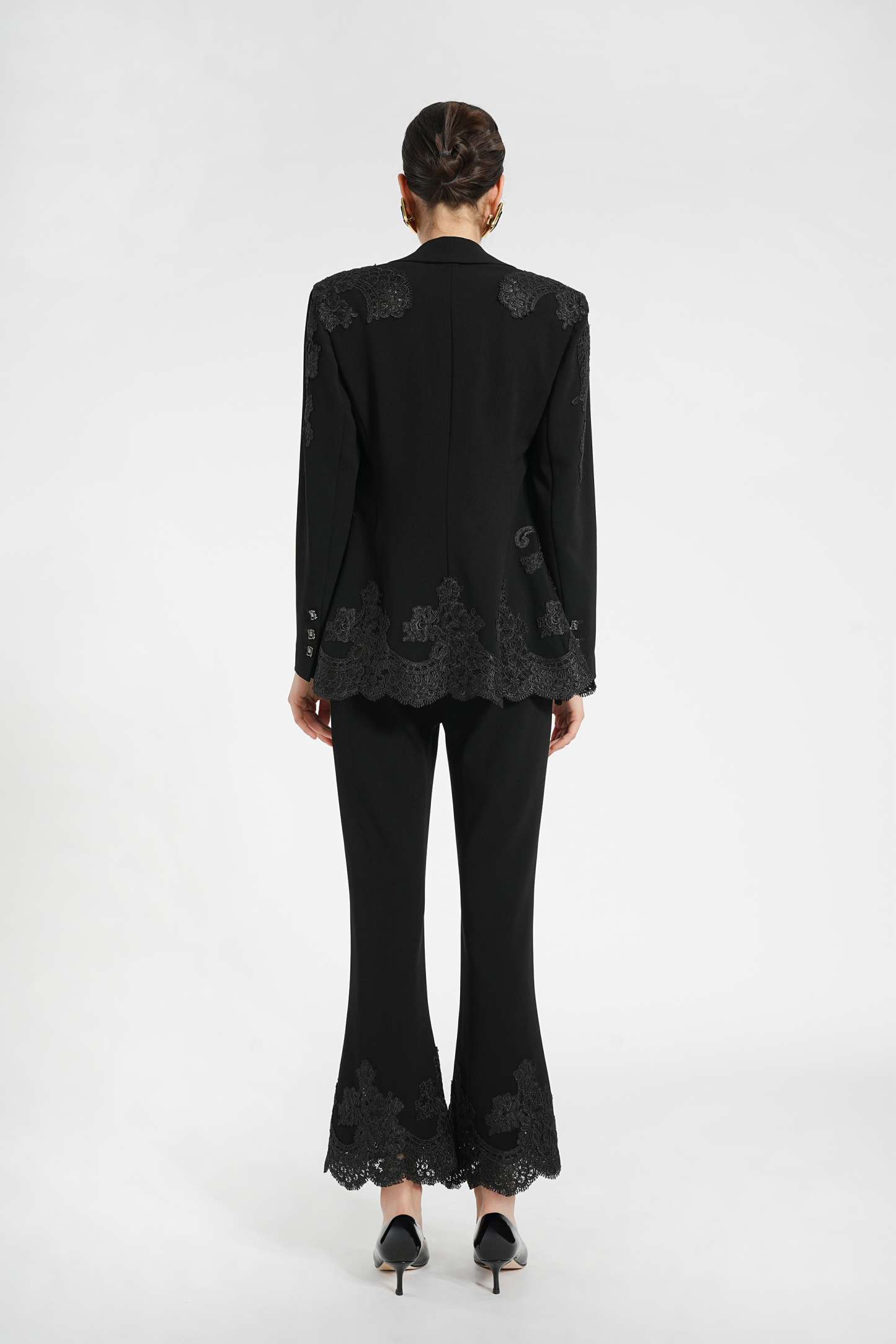 BESIONIA Commuter ++Lace Trimmed Suit