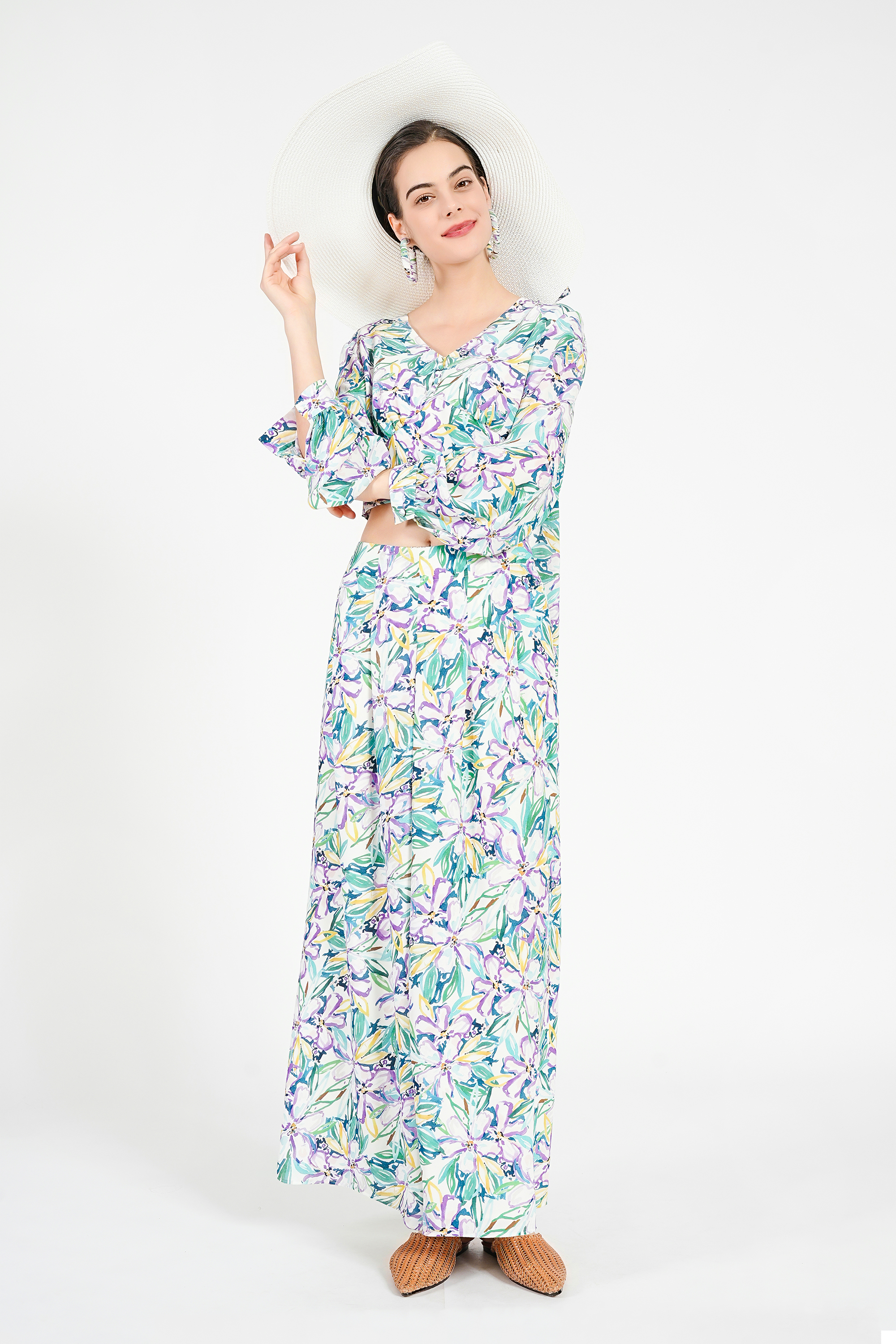 BESIONIA Airy Printed V-Neck Short Shirt