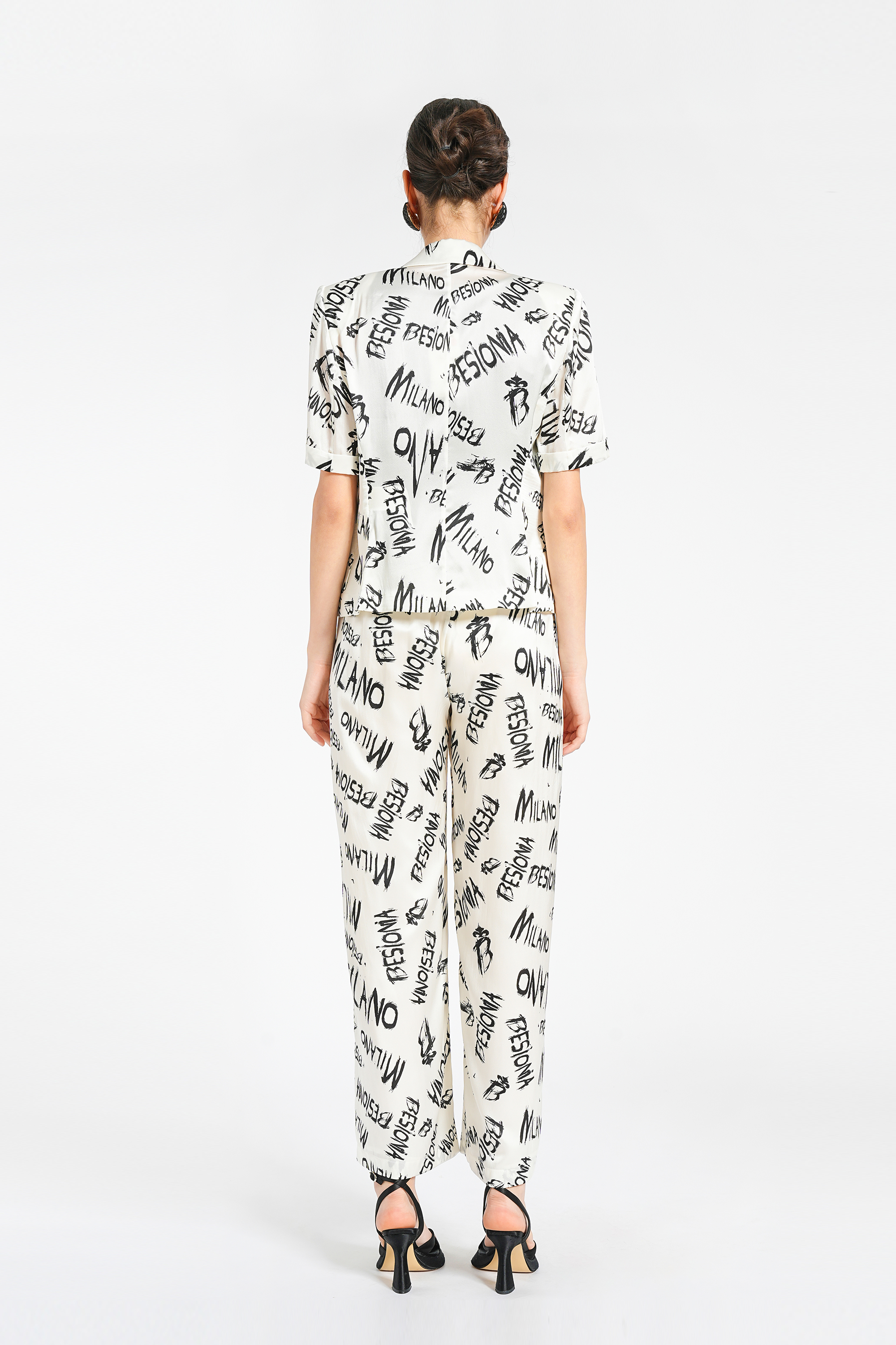 BESIONIA Patterned Short Sleeve Suit