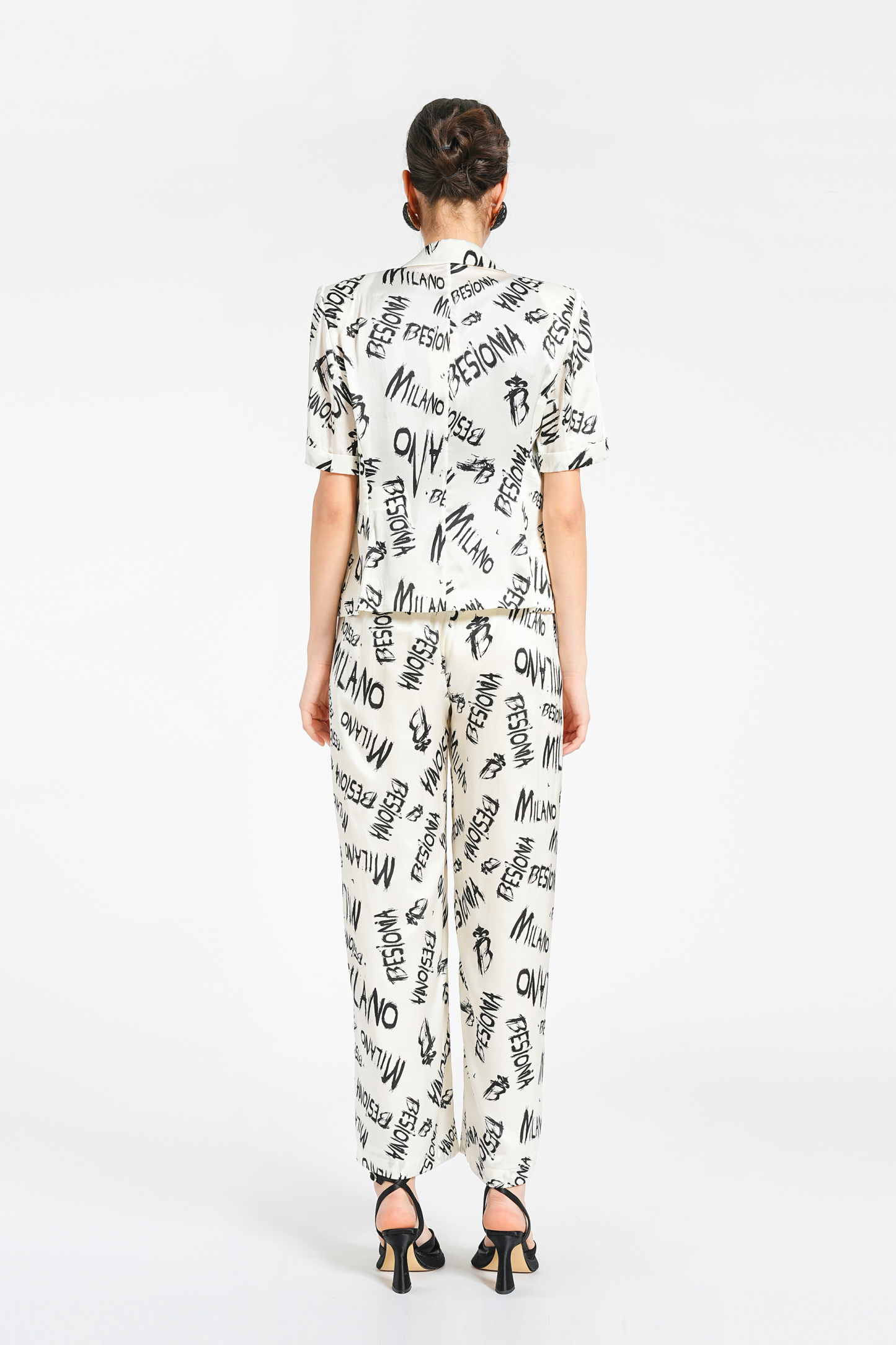 BESIONIA Patterned Short Sleeve Suit