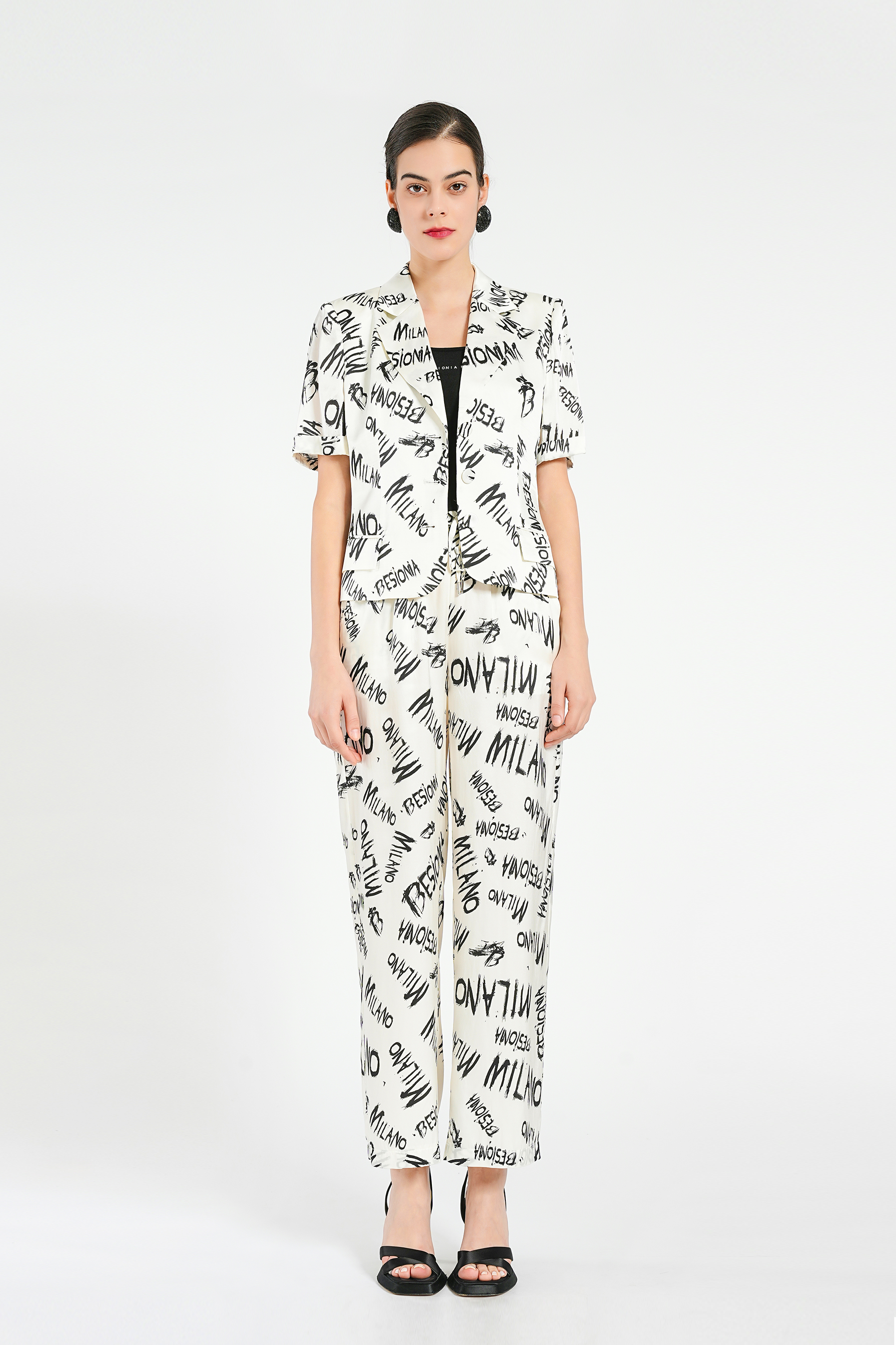 BESIONIA Patterned Short Sleeve Suit