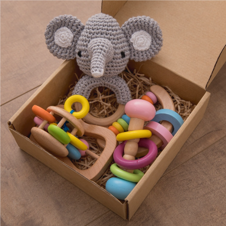 Newly Designed Educational Montessori Rattle Toy Wooden Baby Gift Box Crochet Animal Color Rattle