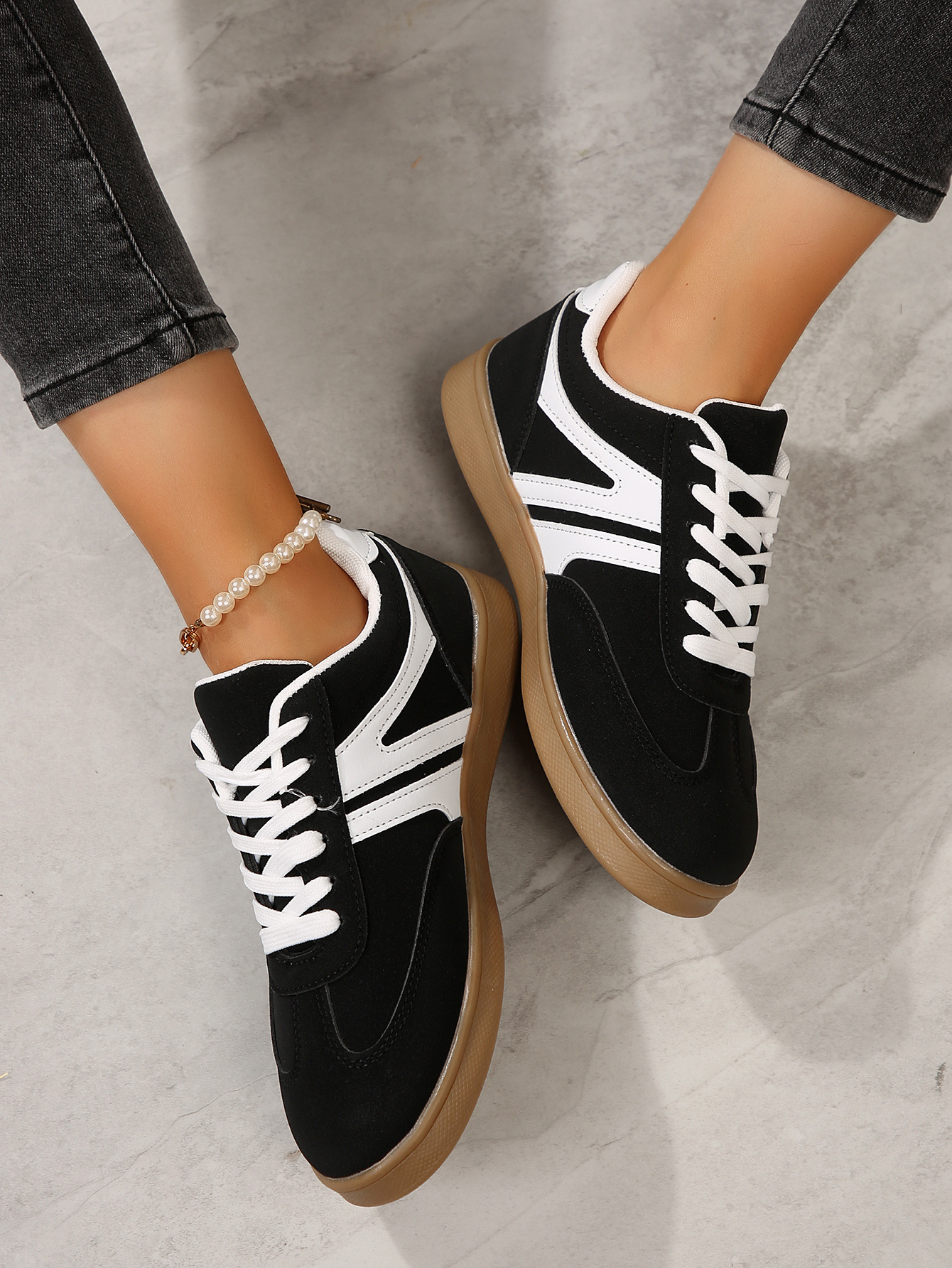Último día para conseguir mitad de precio en zapatos ortopédicos de mujer. Diseño ergonómico, usarlo durante 3 días puede aliviar la fatiga del pie.