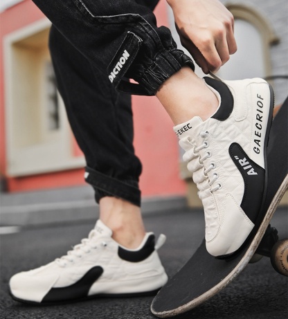 Hoy tenemos una oferta por tiempo limitado con un 50 % de descuento en estos zapatos para caminar con excelente absorción de impactos.