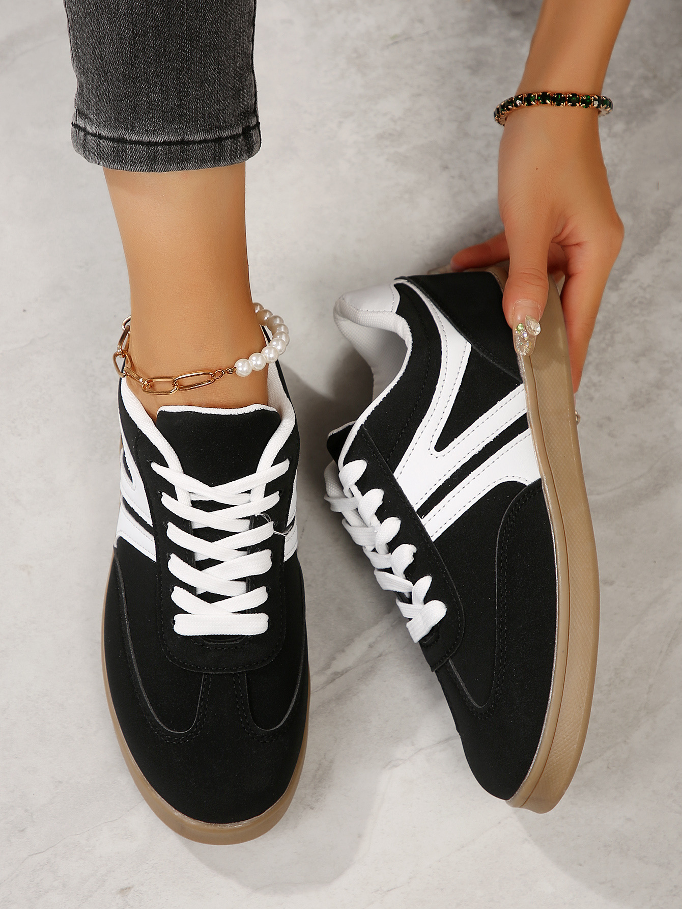 Último día para conseguir mitad de precio en zapatos ortopédicos de mujer. Diseño ergonómico, usarlo durante 3 días puede aliviar la fatiga del pie.