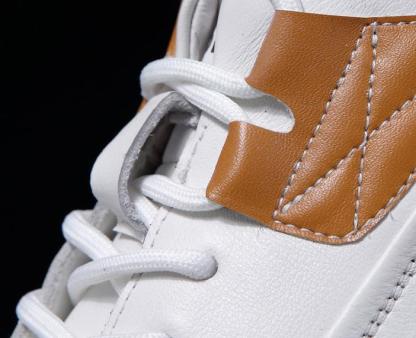 Descuento de mitad de precio por tiempo limitado hoy. Zapatos casuales de cuero para hombre, súper absorción de impactos, sin fatiga para caminar largas distancias.