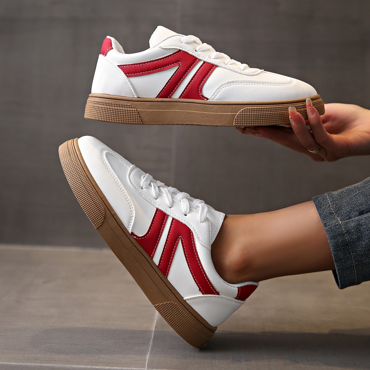 Último día para conseguir mitad de precio en zapatos ortopédicos de mujer. Diseño ergonómico, usarlo durante 3 días puede aliviar la fatiga del pie.