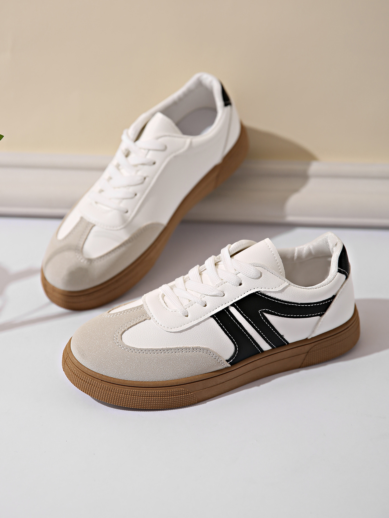 Último día para conseguir mitad de precio en zapatos ortopédicos de mujer. Diseño ergonómico, usarlo durante 3 días puede aliviar la fatiga del pie.