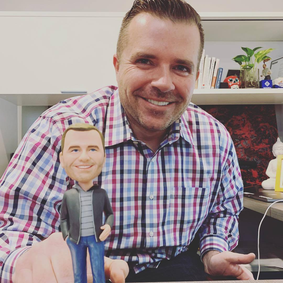 Fully Customizable 1 Person Custom Bobblehead With Engraved Text - Bestchristmasgifts