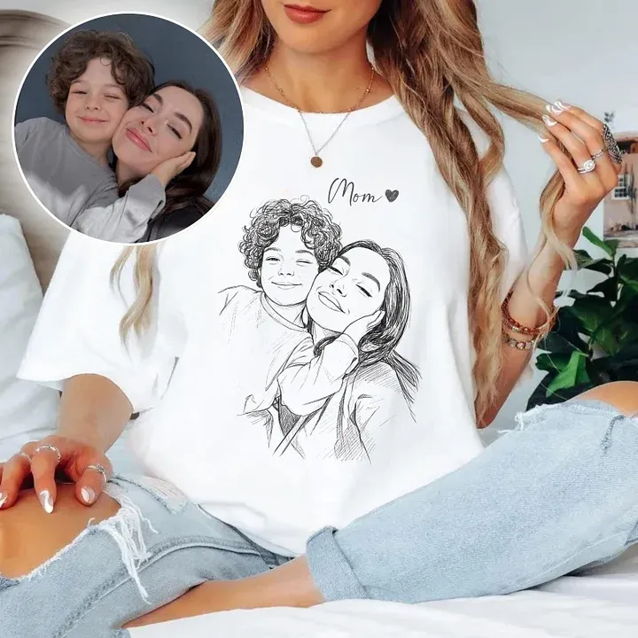 Custom Mom Photo Sketch Sweatshirt/T-shirt Personalized Hand-Drawn Portrait from Photo, Custom Mother’s Day Shirt, Birthday Gift for Mom/Grandma