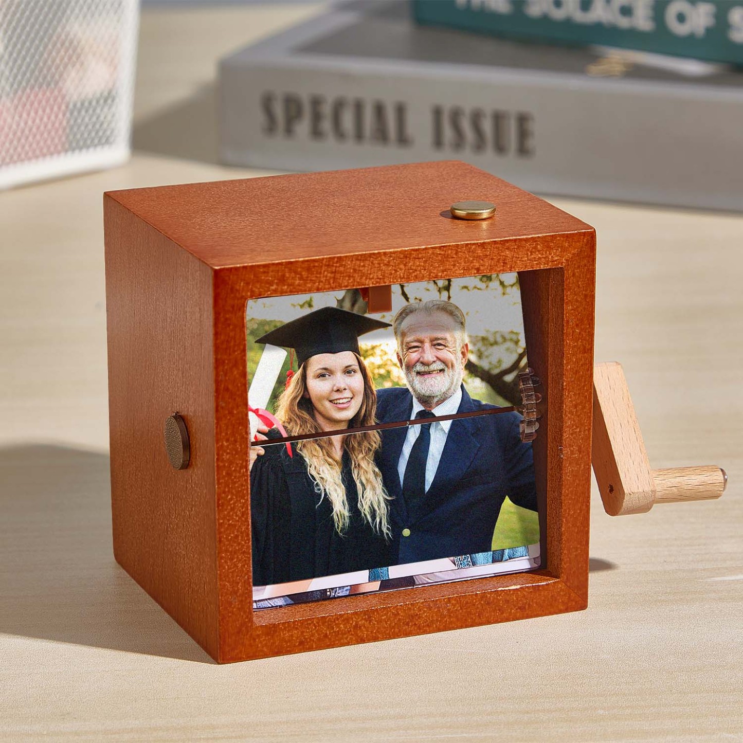 Custom Photo Flipbook Frame Animation Machine Mechanical Hand-cranked Photo Album with Light Graduation Gifts for Her