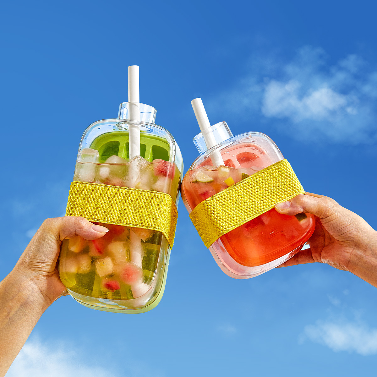 Ice Cube Bottle,2 in 1 Touch-Free Ice Cube Tray Water Bottle with Lid and Bin,Ice Maker Bottle,Silicone Water Bottle Ice Cube Tray Press Easy Ice Release for Freezer,Coffee,Juice,Beverage