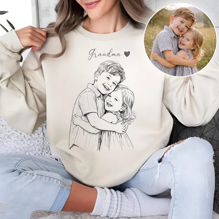 Custom Mom Photo Sketch Sweatshirt/T-shirt Personalized Hand-Drawn Portrait from Photo, Custom Mother’s Day Shirt, Birthday Gift for Mom/Grandma