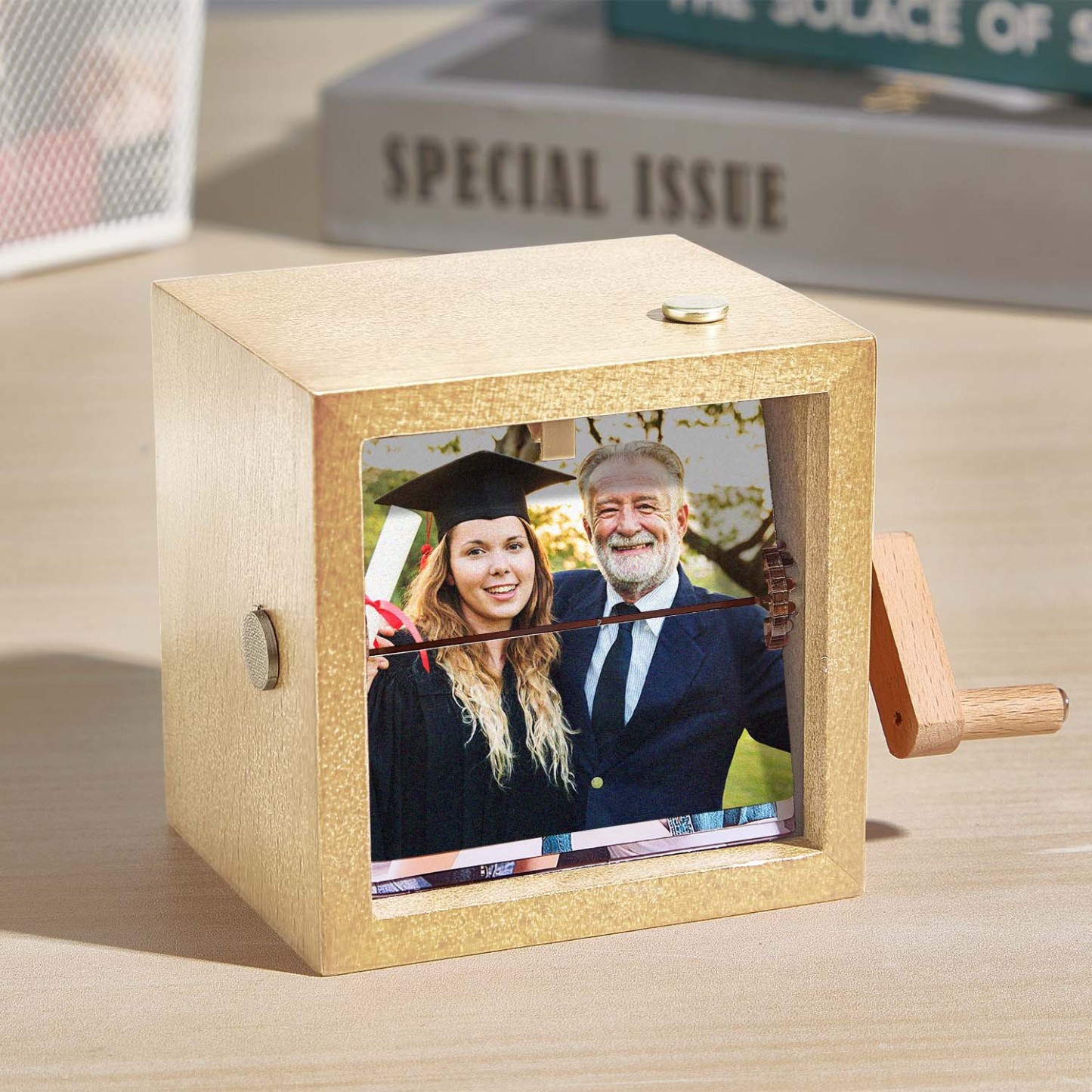 Custom Photo Flipbook Frame Animation Machine Mechanical Hand-cranked Photo Album with Light Graduation Gifts for Her