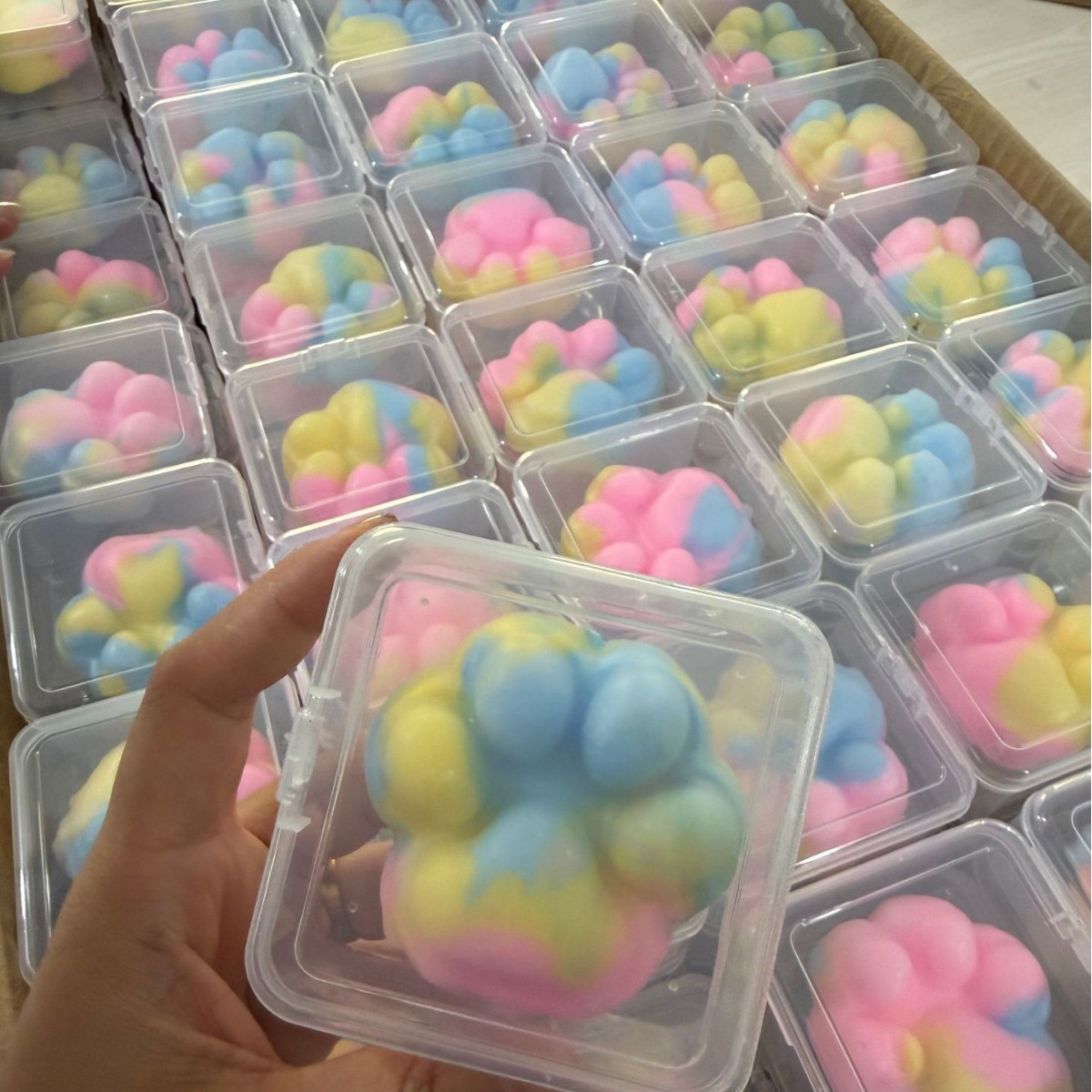 Internet celebrity crispy ball pinch decompression artifact hand-made ball crispy decompression ball office workers anti-anxiety