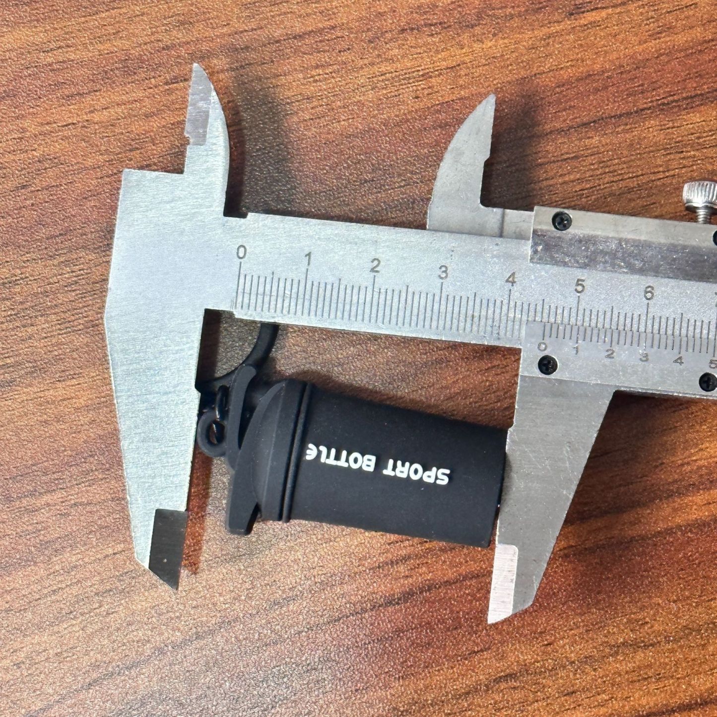 Fitness Water Cup Keychain Accessories Equipment Pendant Metal Mini Backpack Keychain