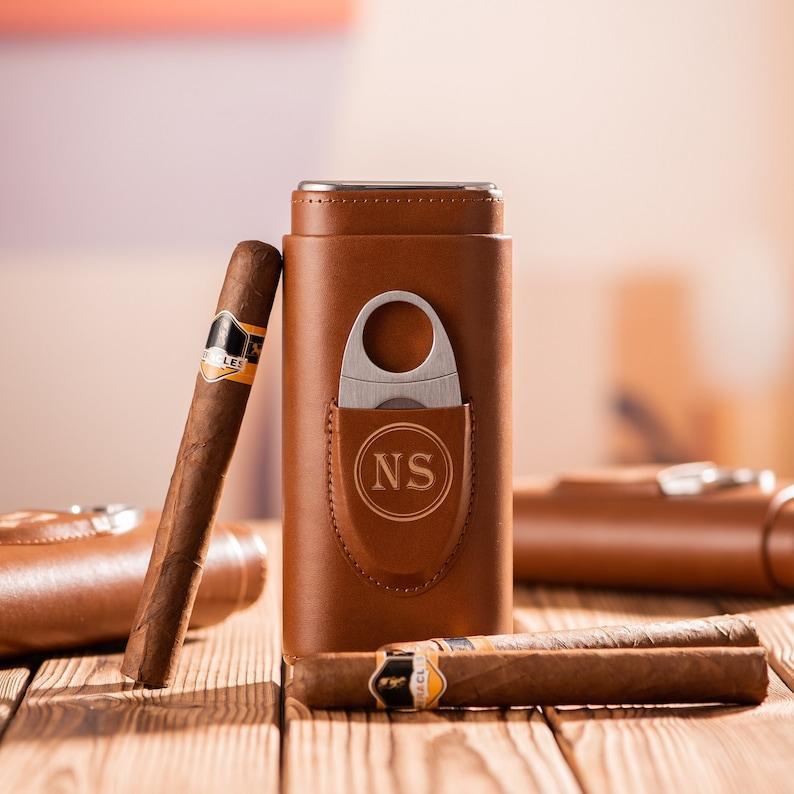 Personalized Cigar Case, Leather Cigar Holder with Cutter, Cigar Travel Case, Groomsmen Gifts, Gift for Dad Husband Gift for Him - GiftlabUS