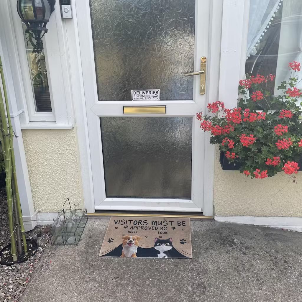 Custom Cartoon Pet Doormat "VISITORS MUST BE APPROVED BY" Pet Doormat Personalized Cartoon Pet Doormat Decoration For Pet Lovers