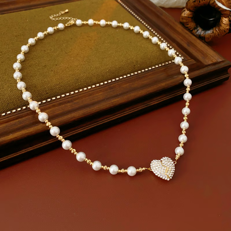 Magnetic Heart Pearl Necklace Valentine's Day Gift for Her