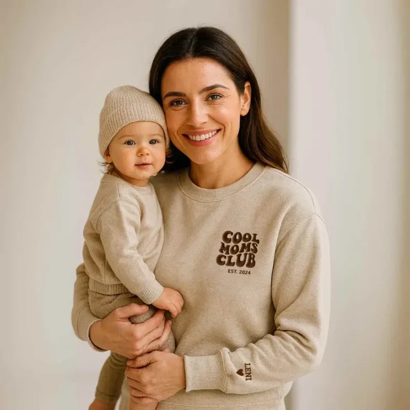 "Cool Moms Club" – Personalized Embroidered Sweatshirt with Children's Names