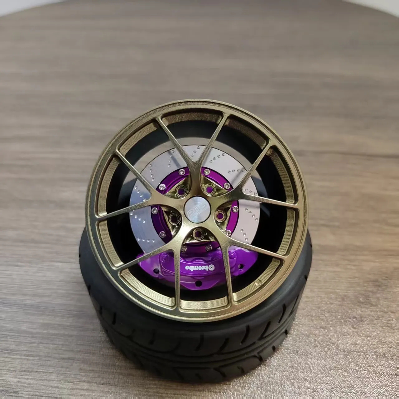 Wheel Car Air Freshener Portable Car Aroma Diffuser Rotating Mist Air Purifier Auto Interior Fragrance Air Purifier for Ca