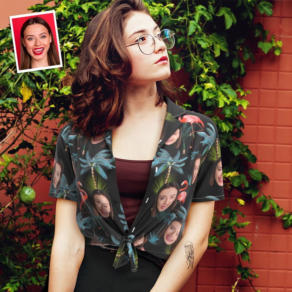 Chemise Hawaïenne Personnalisée Pour Femme, Cadeau Idéal Pour Elle - Flamingo Nights - MademineFR