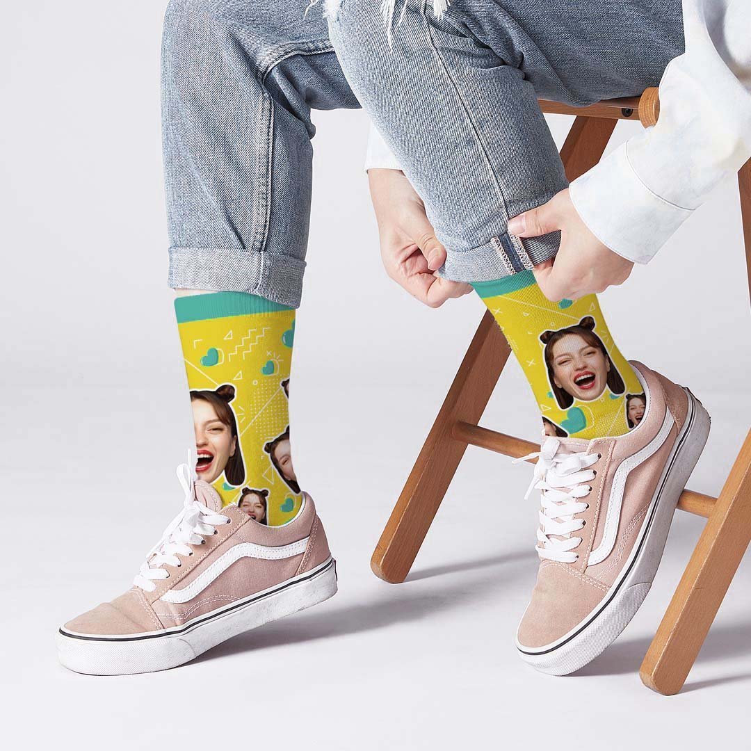 Chaussettes Personnalisées Pour Le Visage De Coeur De Ligne De Couleur - mademinefr