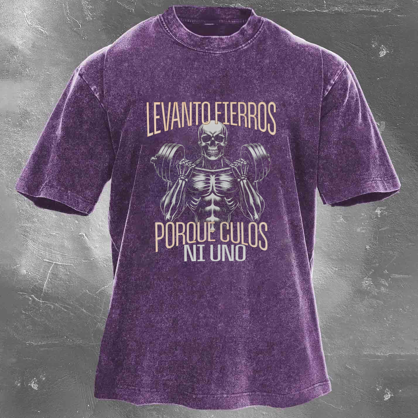 LEVANTO FIERROS PORQUE CULOS NI UNO  Men's Washed T-shirt