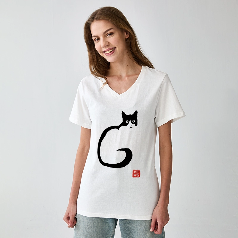 Tokyo-Tiger Calm Cat In Simple Lines V-Neck Classic T-Shirt