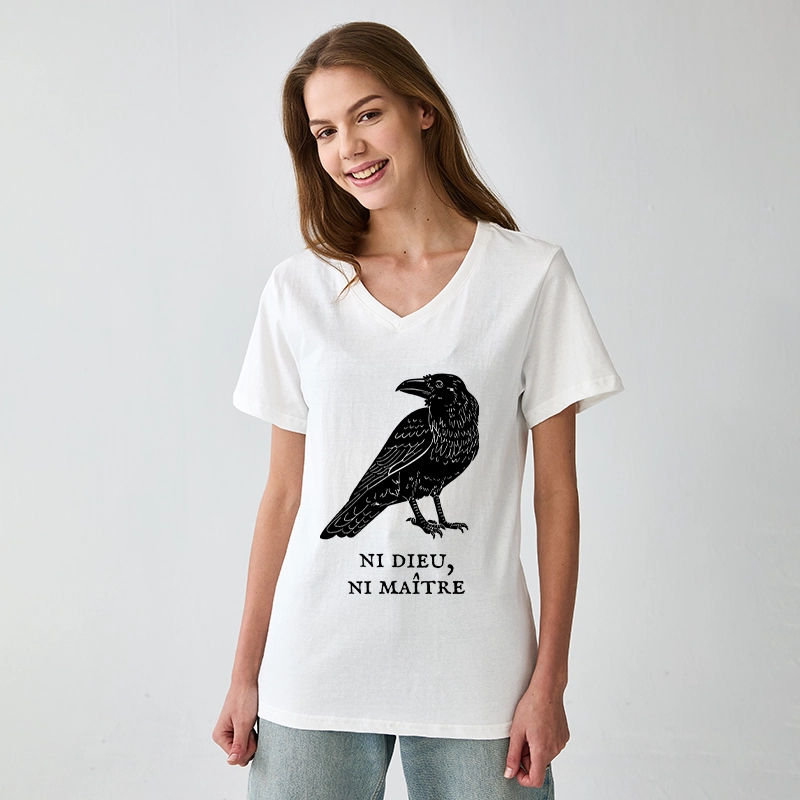 Tokyo-Tiger Crow Have A Strong Sense Of Self V-Neck Classic T-Shirt