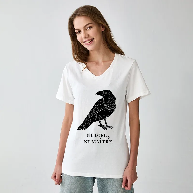 Tokyo-Tiger Crow Have A Strong Sense Of Self V-Neck Classic T-Shirt