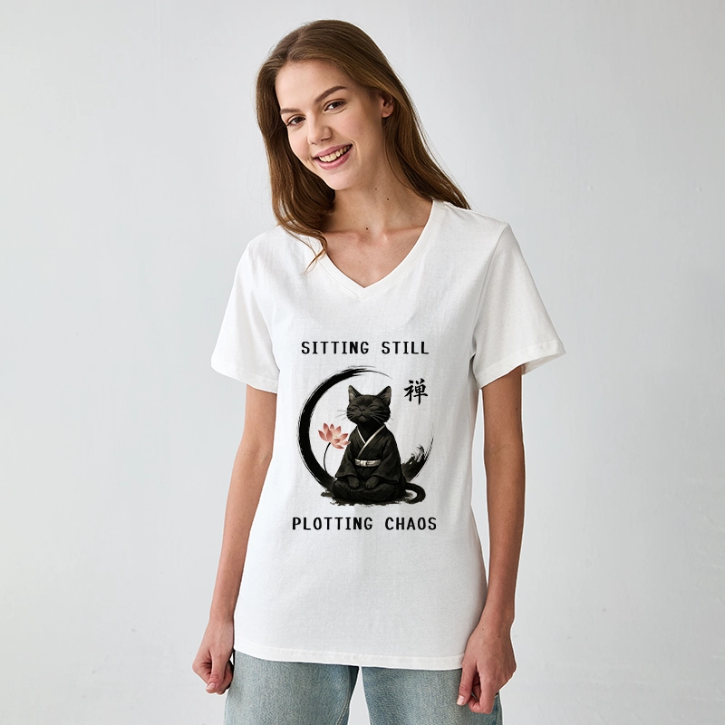 Tokyo-Tiger Sitting still  plotting chaos Calming Zen Cat Funny V-Neck Classic T-Shirt