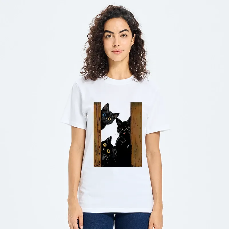 Tokyo-Tiger Funny Cats Spying On You Classic T-Shirt