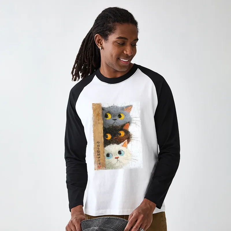Tokyo-Tiger Three Cute Cats Watch You Raglan Long Sleeve T-shirt
