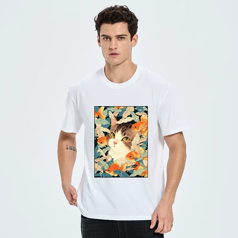 Tokyo-Tiger Cat Surrounded By Goldfish Classic T-Shirt