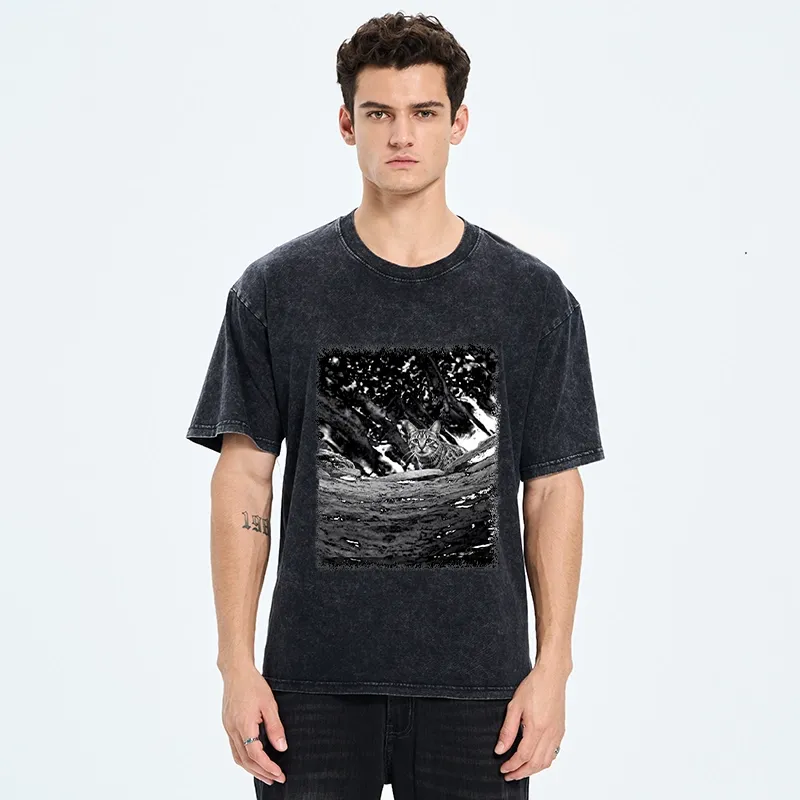 Tokyo-Tiger Vintage Style Tabby Cat Portrait Washed T-Shirt