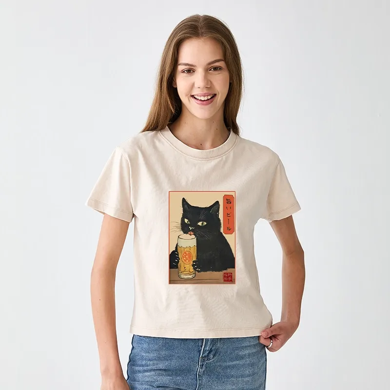 Tokyo-Tiger Cat Holding A Glass Of Beer Women's Washed T-shirt