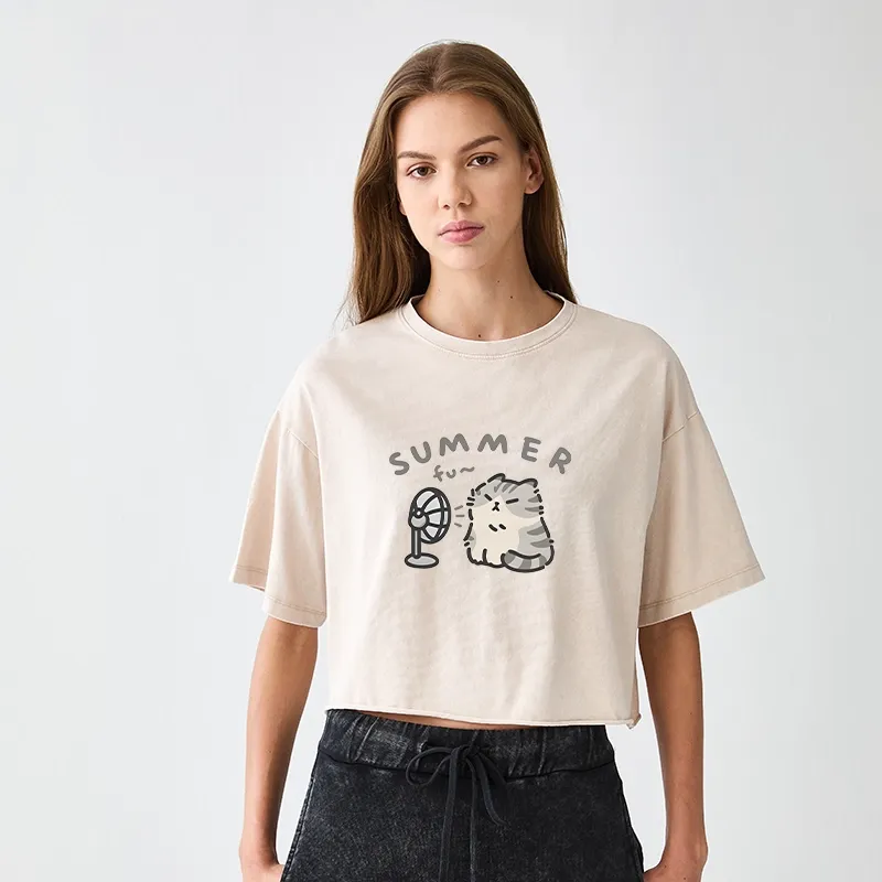 Tokyo-Tiger Summer Cat Chills With A Fan Women's Washed Crop T-Shirt