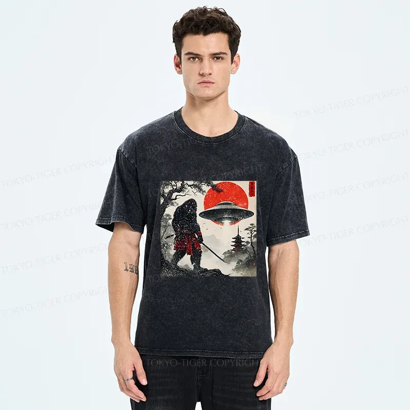 Tokyo-Tiger Bigfoot Vs Alien Washed T-Shirt