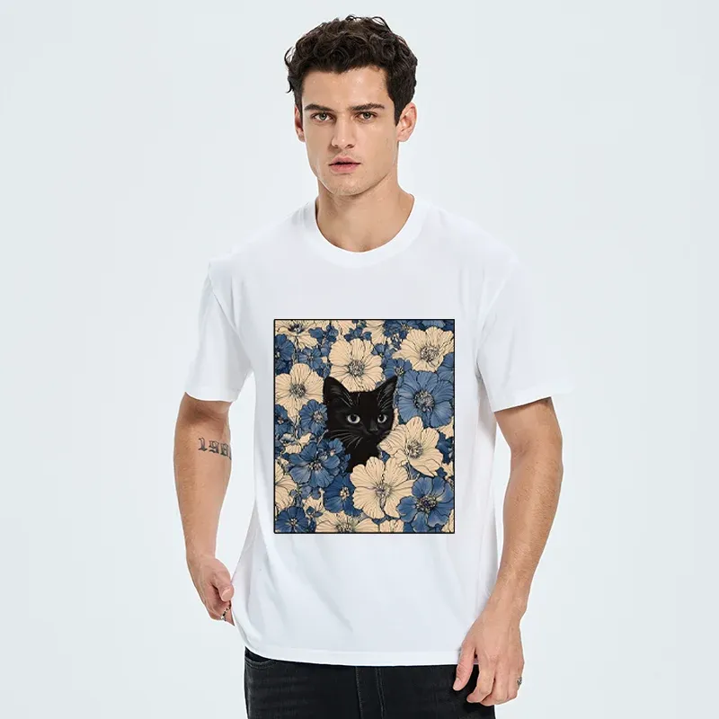 Tokyo-Tiger Cat In The Flowers Classic T-Shirt