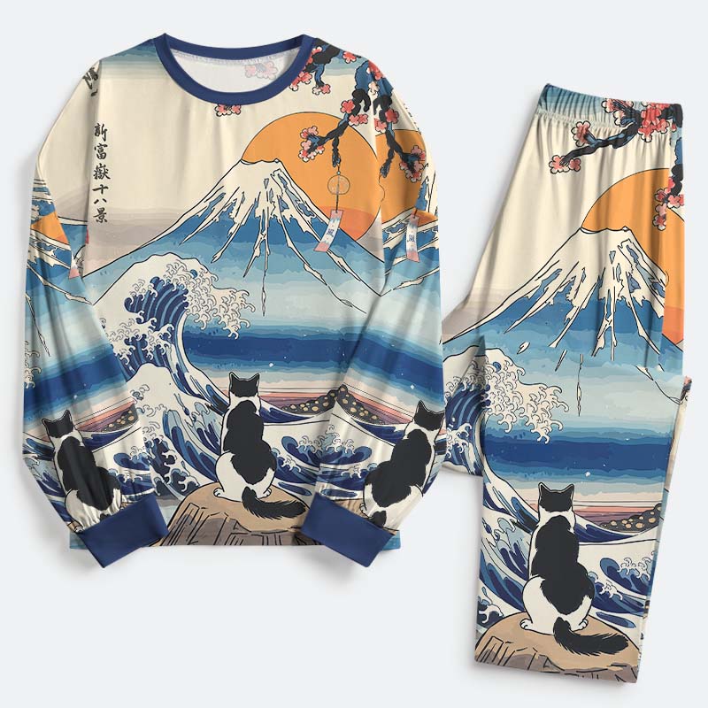 Tokyo-Tiger Cat Looking At The Great Wave Family Pajama Sets