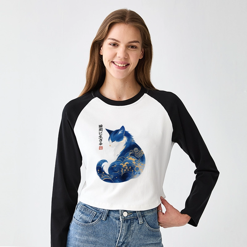 Tokyo-Tiger Retro Zen Cat: Living the Present Women's Crop Raglan T-Shirt
