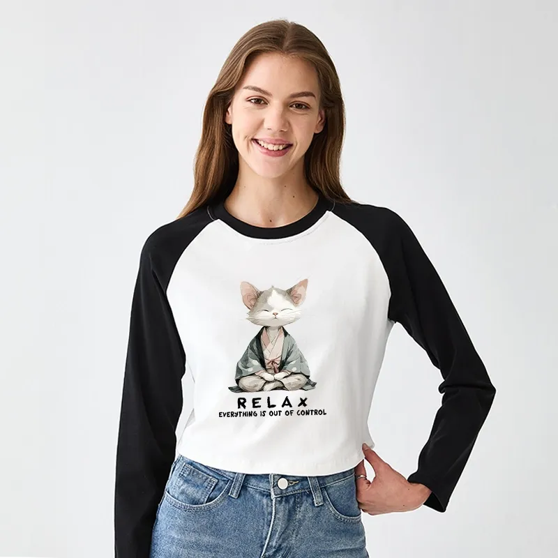 Tokyo-Tiger Zen Cat Relaxation，Everything's Out Of Control Women's Crop Raglan T-Shirt