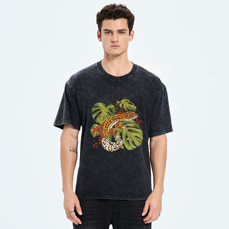 Tokyo-Tiger Geckos And Monstera Plants Washed T-Shirt
