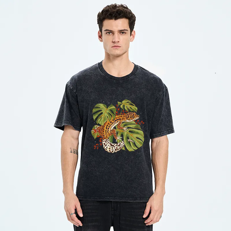 Tokyo-Tiger Geckos And Monstera Plants Washed T-Shirt