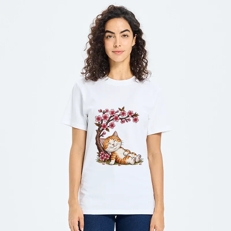 Tokyo-Tiger Cat Sleeps Under Sakura Classic T-Shirt