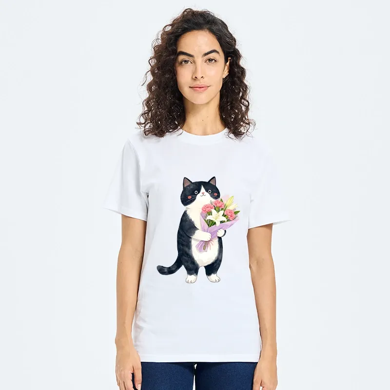Tokyo-Tiger Sweet Cat Delivers Flowers Classic T-Shirt