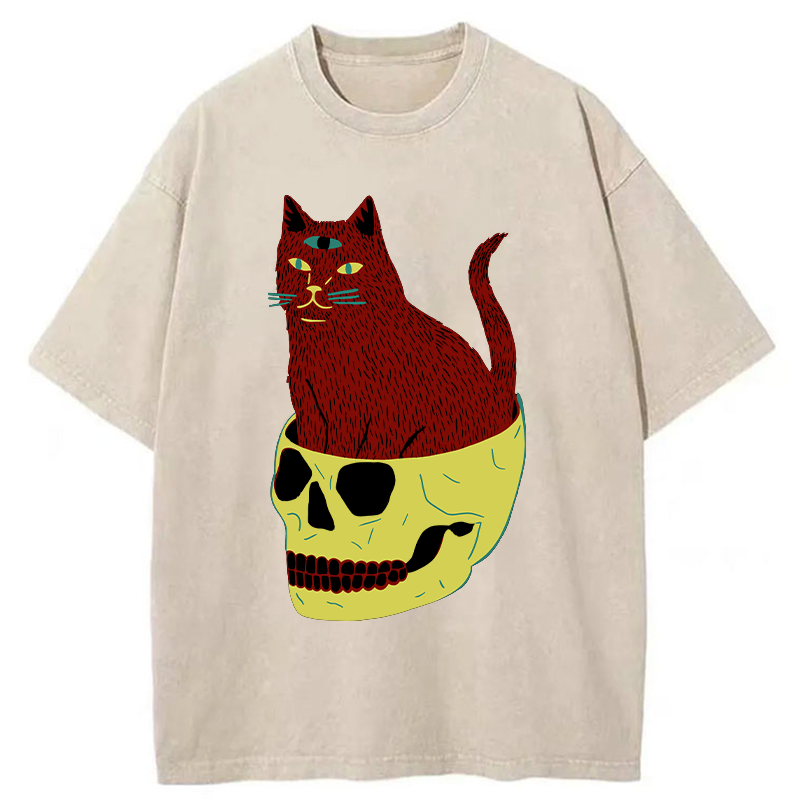 Tokyo-Tiger Cat Sitting In Skull Washed T-Shirt